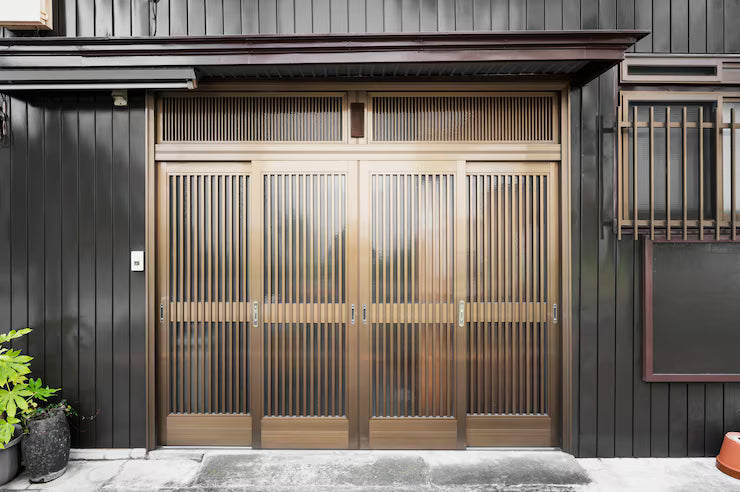 10 Benefits of Installing a Retractable Screen Door