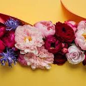 The Convenience of Jamali Garden’s Ultra-Realistic Silk Flowers in Farmhouse Kitchens and Baths