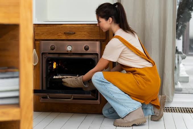 Pro-Style Ranges and Kitchen Heat: What to Know Before Upgrading