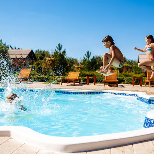 10 Timeless Materials for a Low-Maintenance Poolside Bar