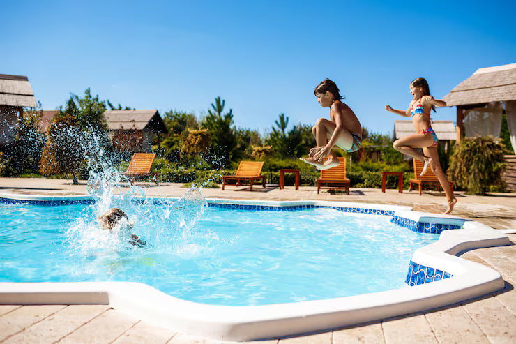 10 Timeless Materials for a Low-Maintenance Poolside Bar