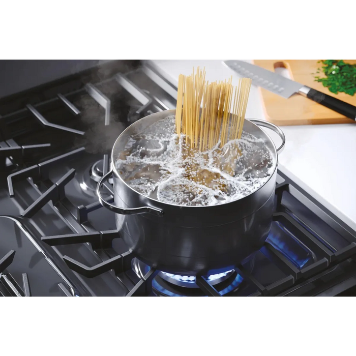 Frigidaire 30" Freestanding Gas Range FCRG3052BB