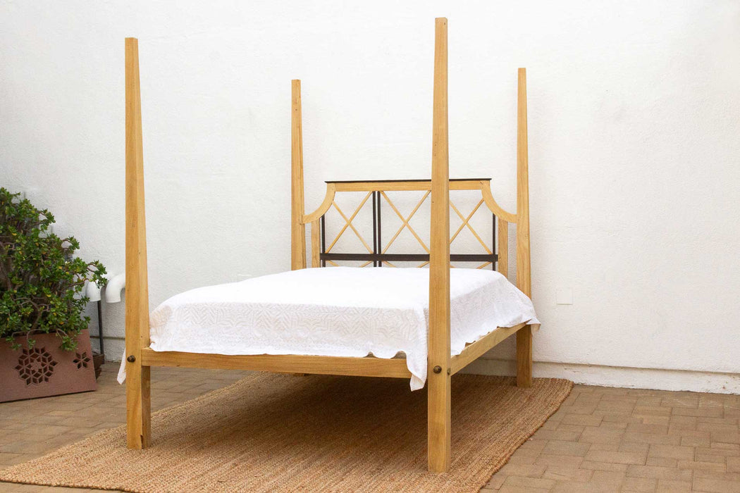 Bleached Farmhouse Queen Poster Bed