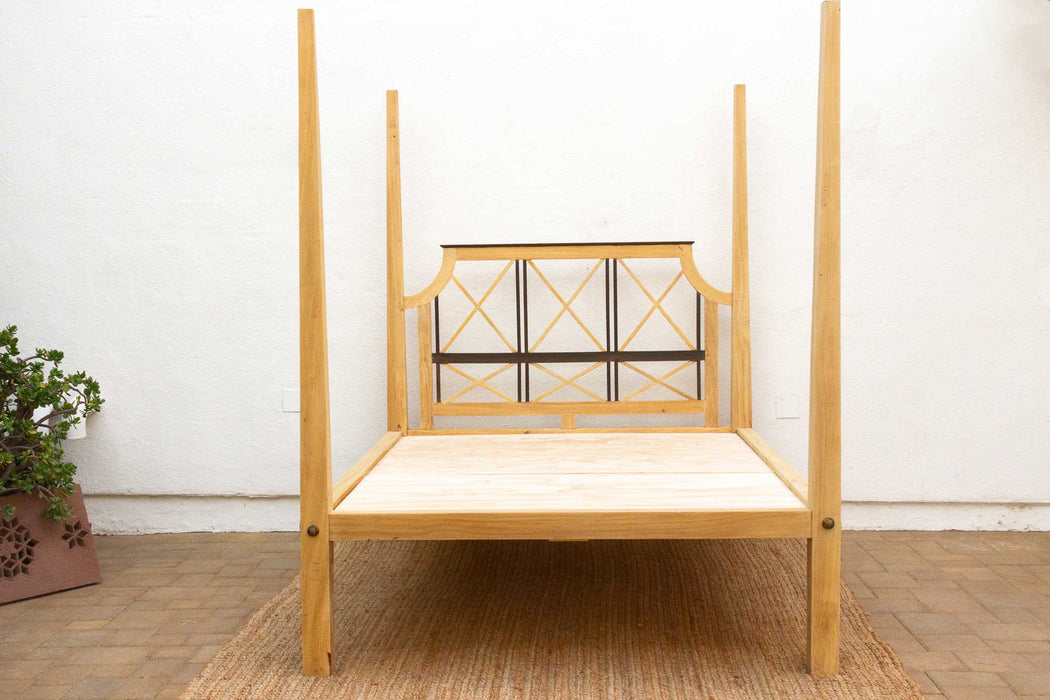 Bleached Farmhouse Queen Poster Bed