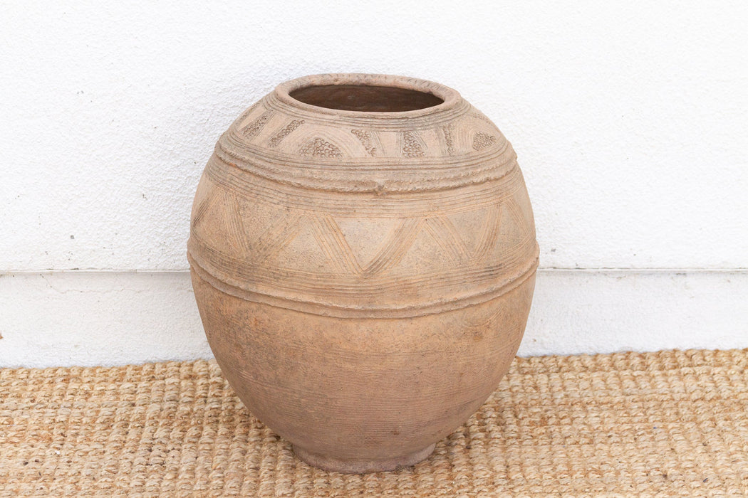 Antique Farmhouse Style Mossi Storage Pot