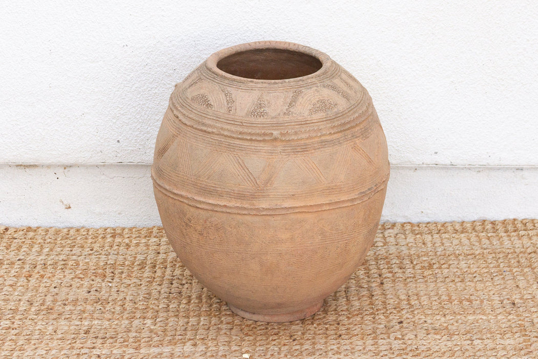 Antique Farmhouse Style Mossi Storage Pot