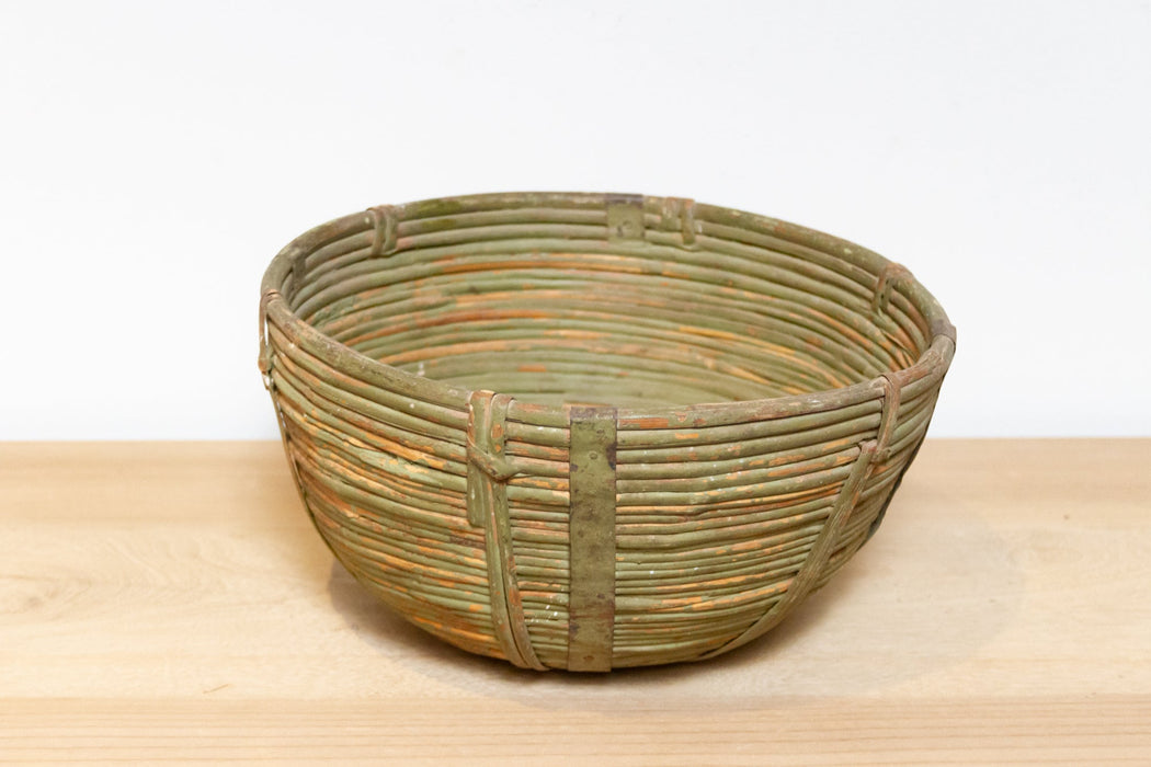 Vintage Farmhouse Wicker Basket-Darjeeling