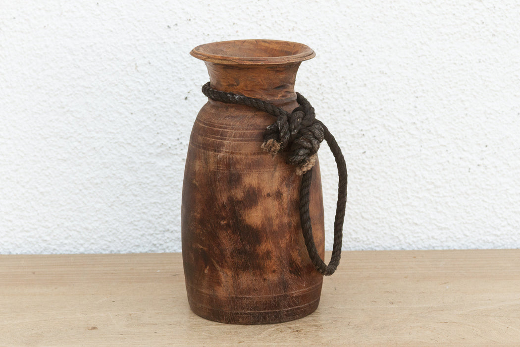 Small Farmhouse Style Vintage Pot