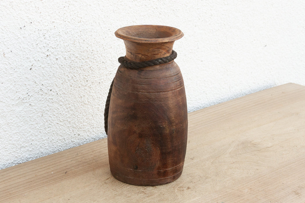 Small Farmhouse Style Vintage Pot